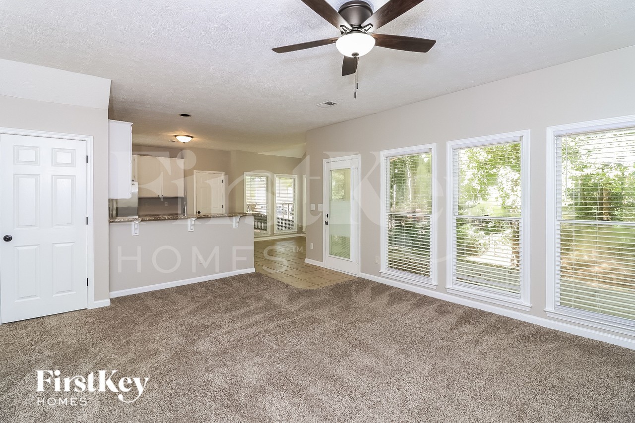3791 Seasons Dr Nw - Photo 4 of 15