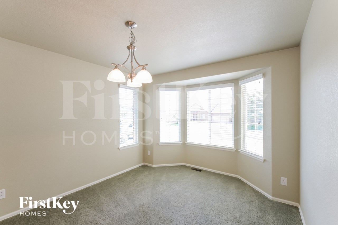 422 Rio Rancho Way - Photo 5 of 15