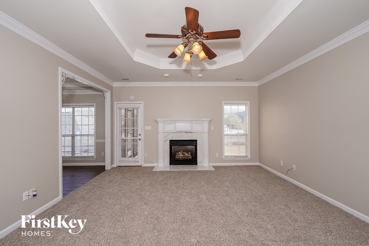 5711 Chetham Hl - Photo 2 of 15
