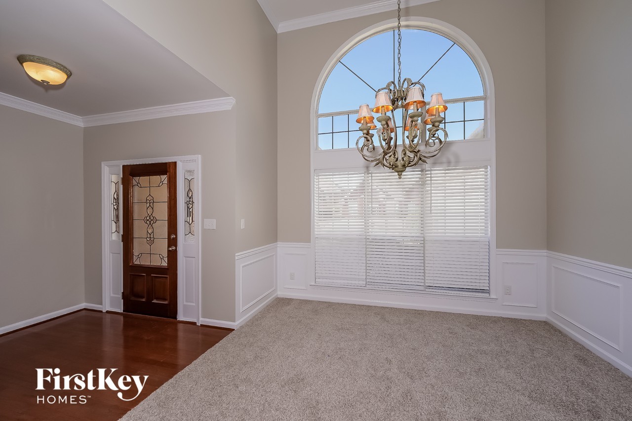5711 Chetham Hl - Photo 3 of 15