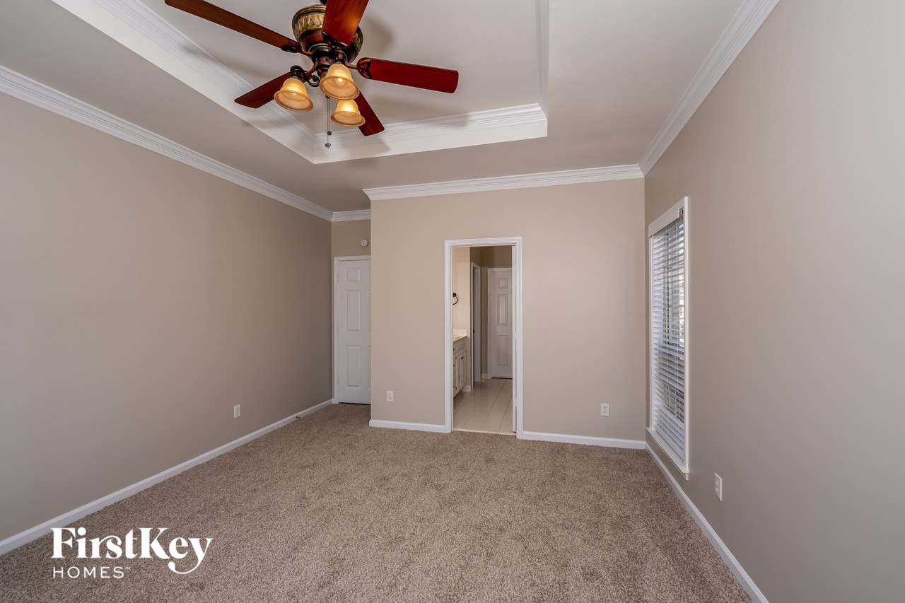 5711 Chetham Hl - Photo 6 of 15