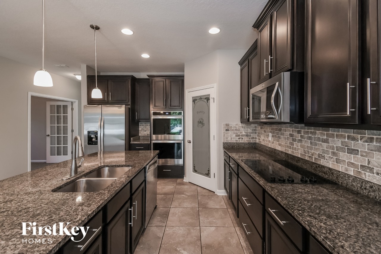4550 Plantation Oaks Blvd - Photo 6 of 15