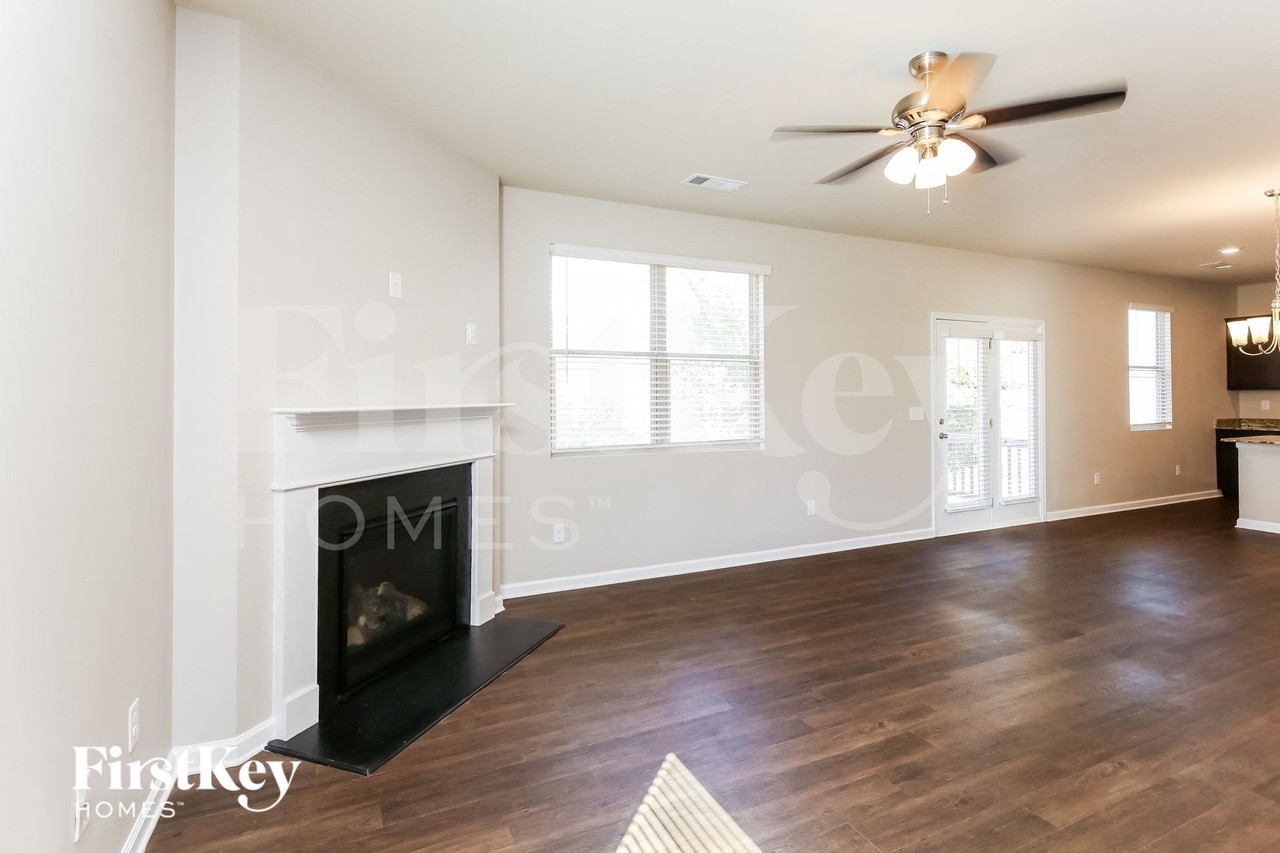 64 Maple Brook Dr - Photo 3 of 15
