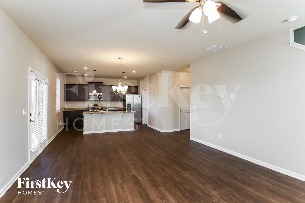 64 Maple Brook Dr - Photo 4 of 15