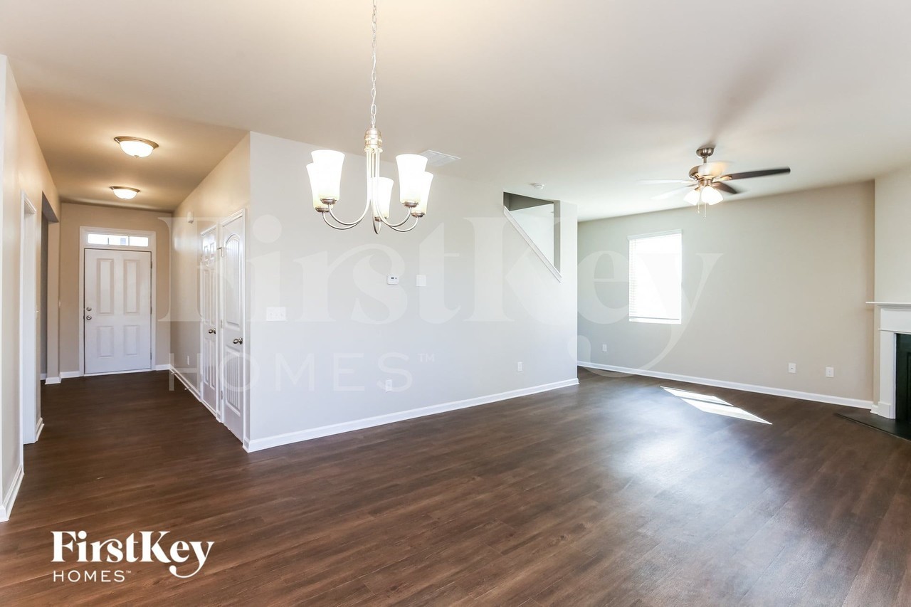 64 Maple Brook Dr - Photo 5 of 15