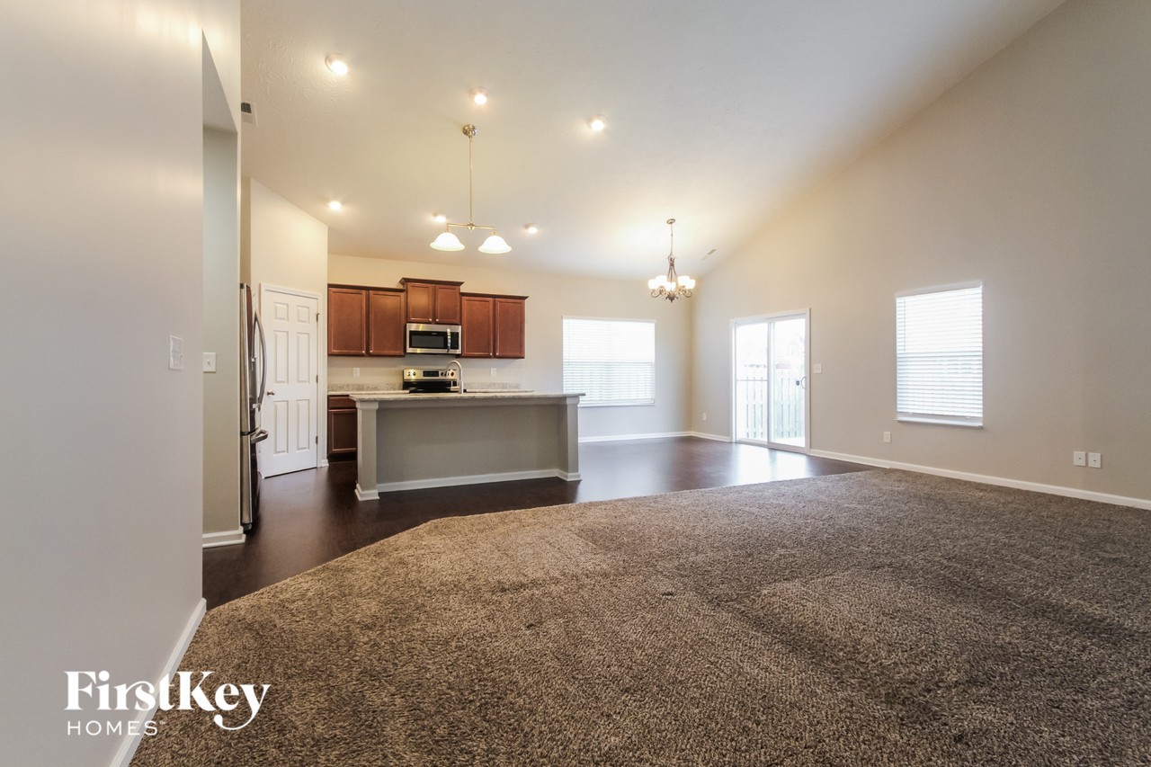 2527 Sungold Trl - Photo 2 of 15