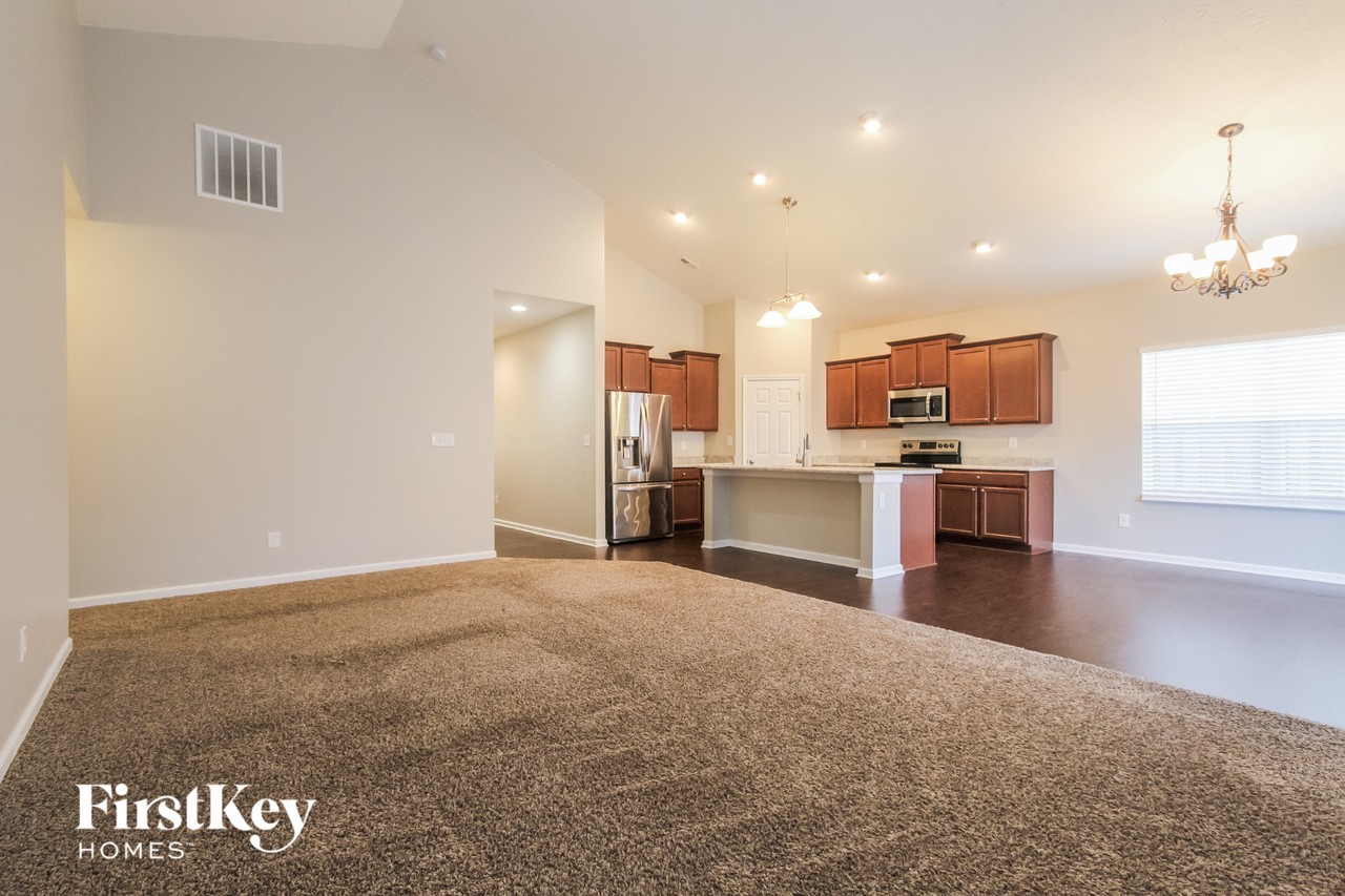2527 Sungold Trl - Photo 3 of 15