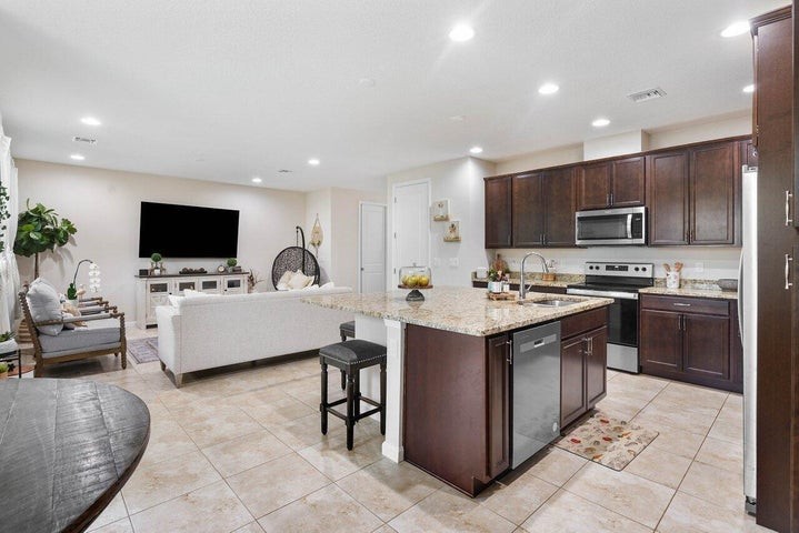 16310 Oakview Drive - Photo 6 of 7