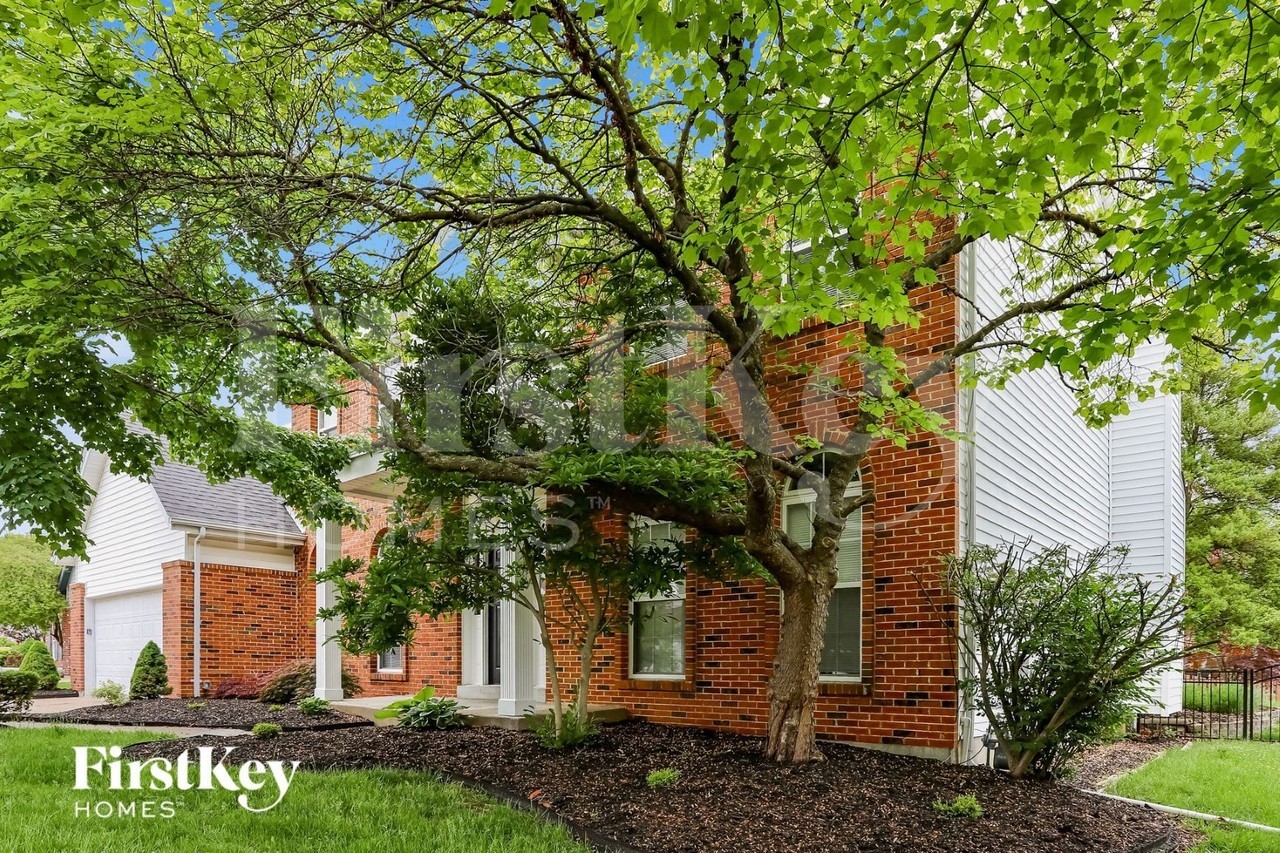 1 Schoolhouse Ct - Photo 2 of 15