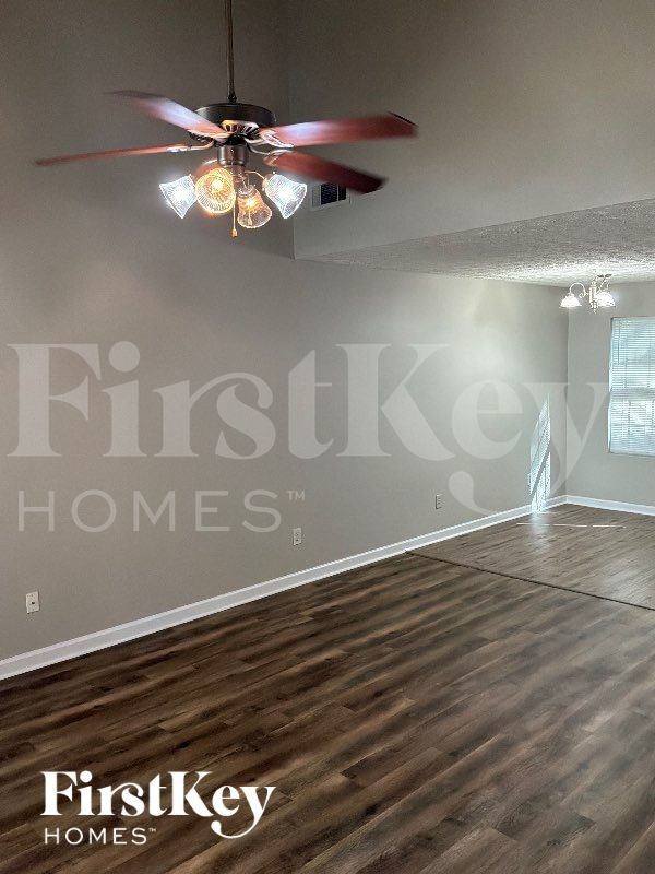 112 Cobblestone Dr - Photo 2 of 12