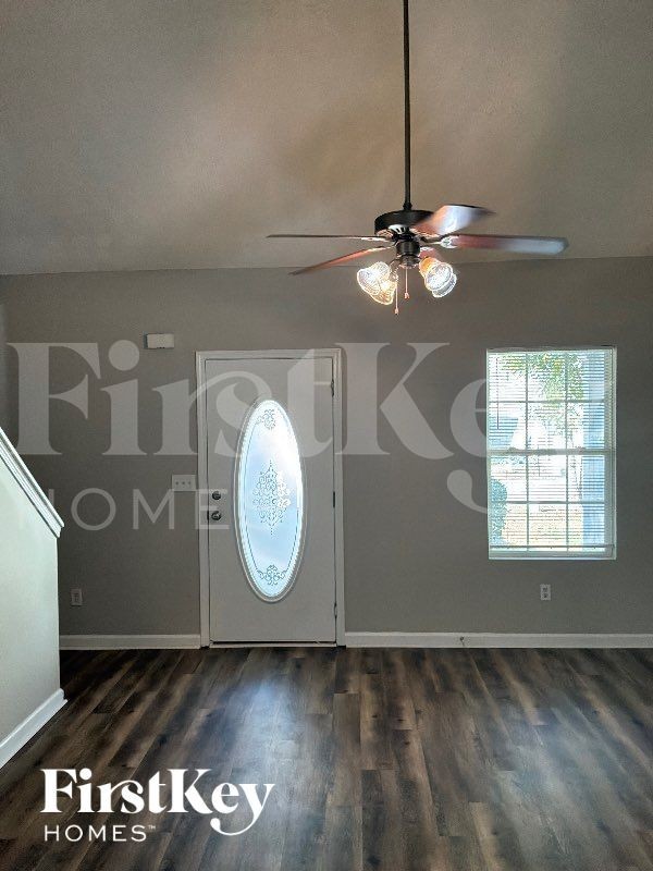 112 Cobblestone Dr - Photo 3 of 12