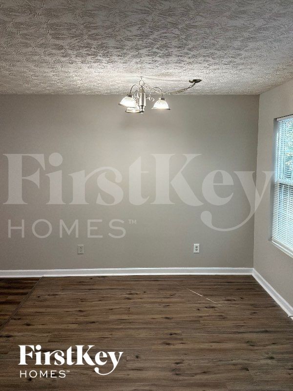 112 Cobblestone Dr - Photo 4 of 12