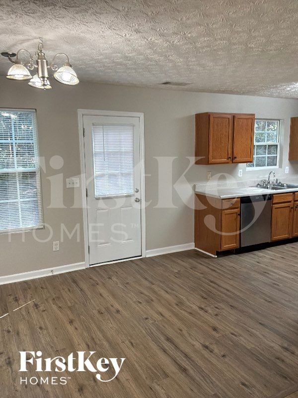 112 Cobblestone Dr - Photo 5 of 12