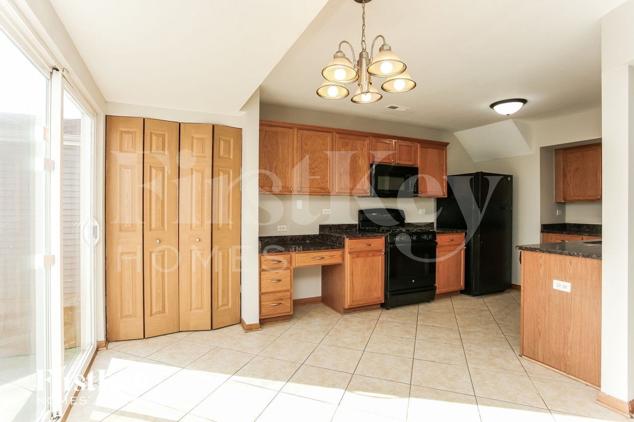 932 Symphony Dr - Photo 6 of 18
