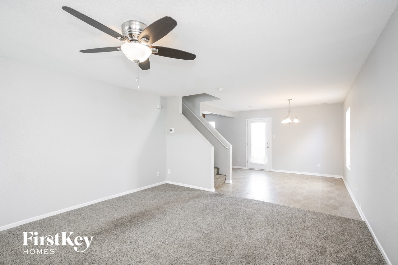 8105 States Bend Dr - Photo 3 of 15