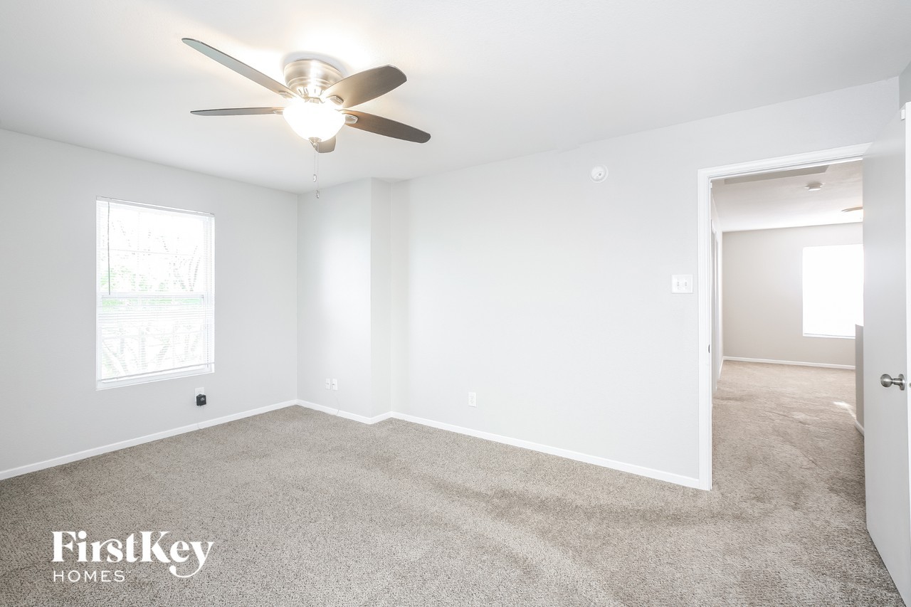 8105 States Bend Dr - Photo 7 of 15