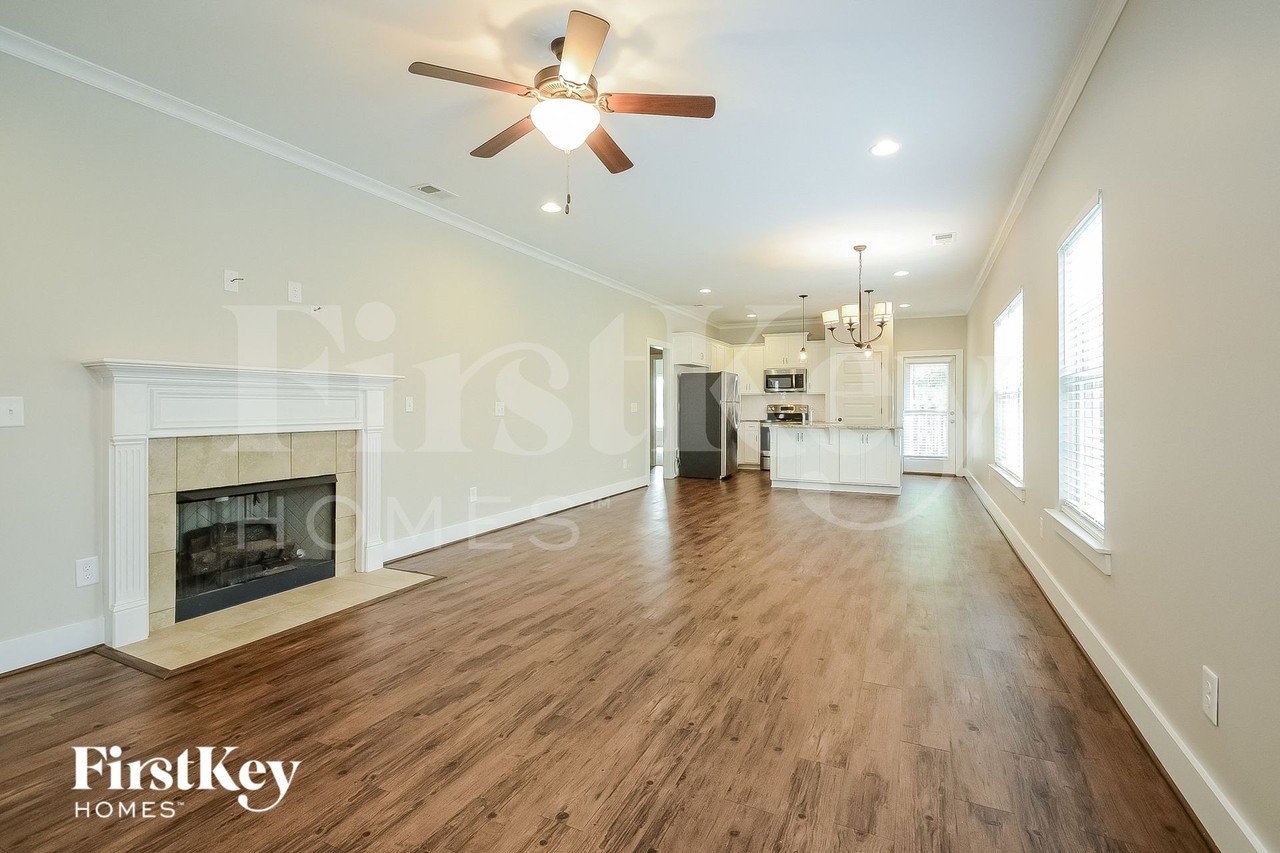 5469 Park Side Rd - Photo 3 of 15