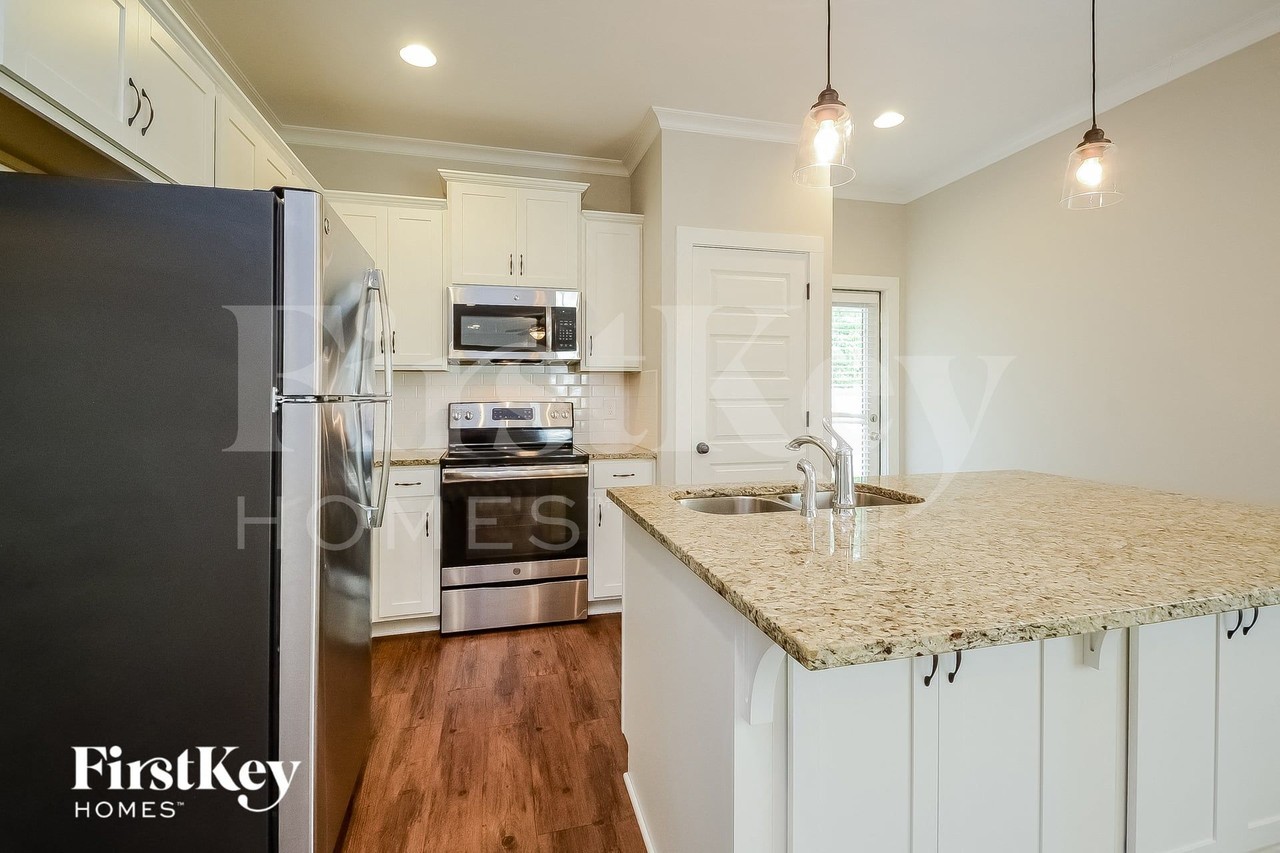 5469 Park Side Rd - Photo 5 of 15
