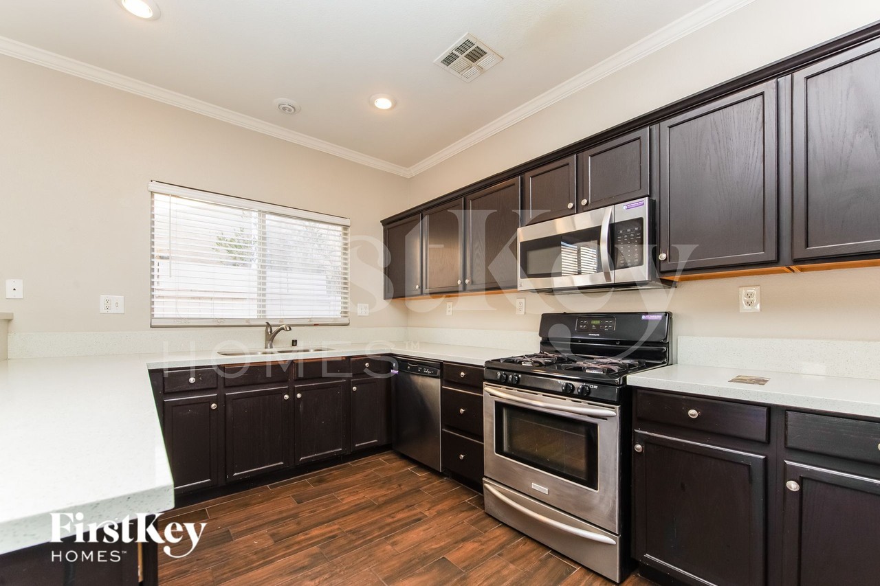 4714 English Lavender Ave - Photo 5 of 19