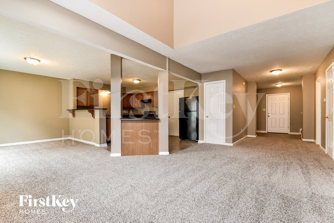2914 Fetlock Pl - Photo 3 of 15