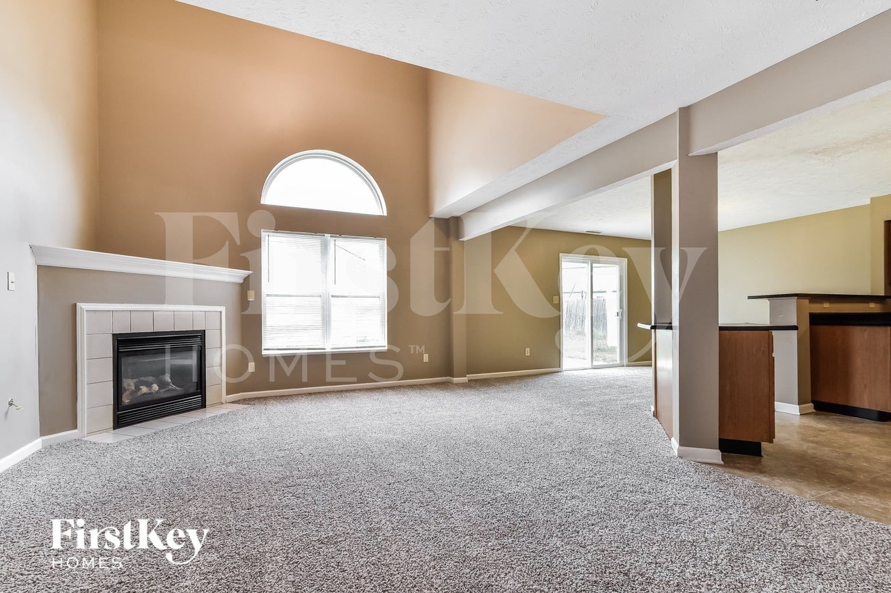 2914 Fetlock Pl - Photo 4 of 15