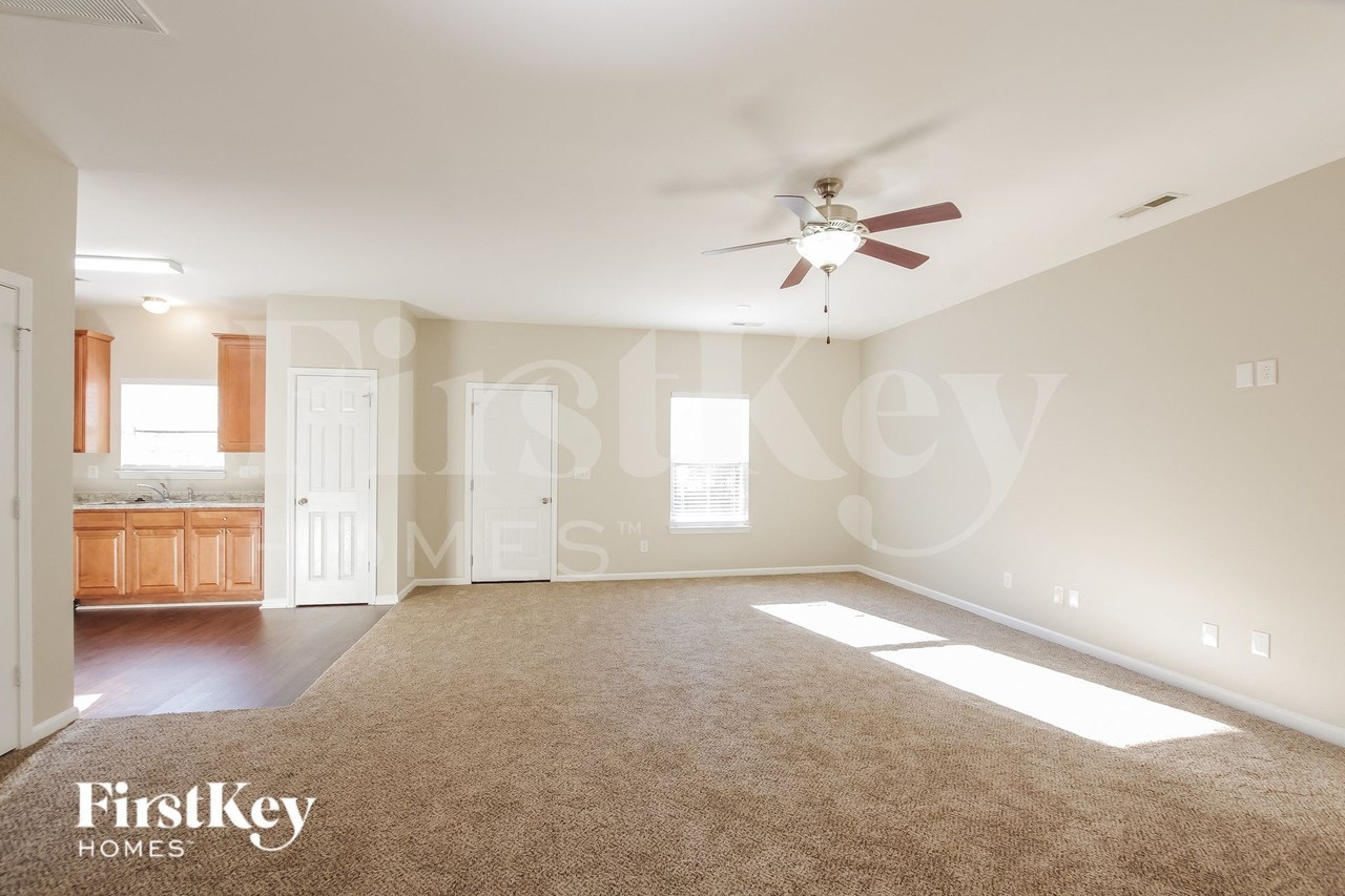 15607 Lakepoint Forest Dr - Photo 2 of 15