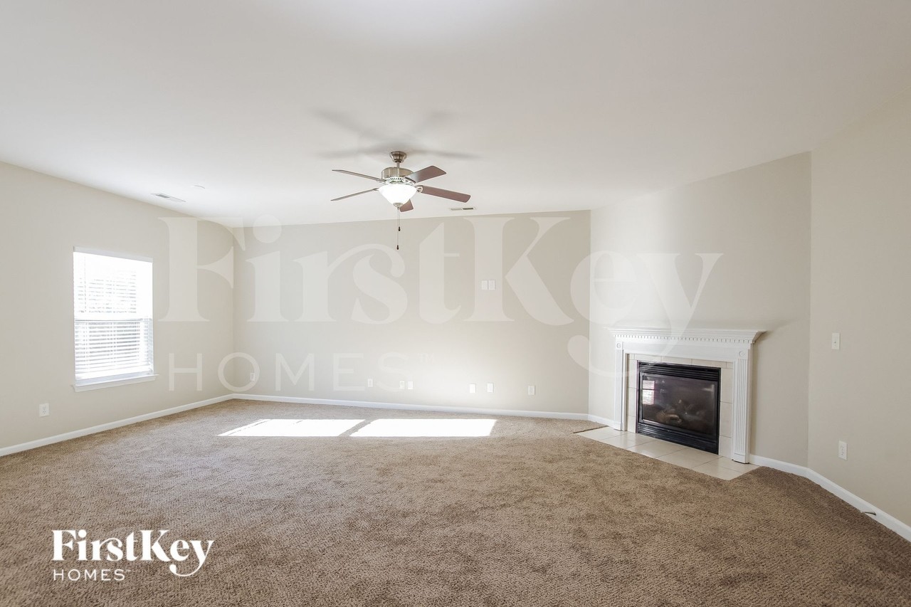 15607 Lakepoint Forest Dr - Photo 4 of 15