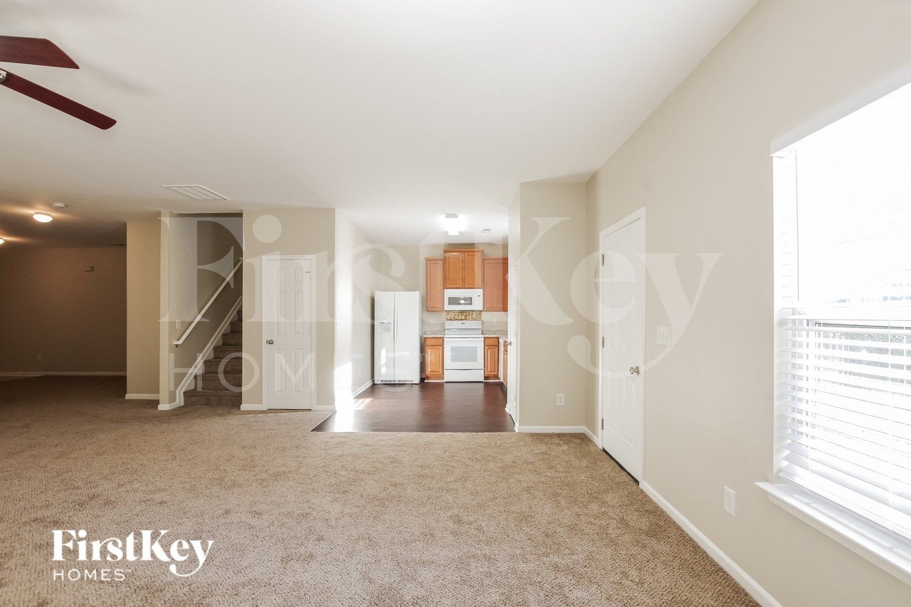 15607 Lakepoint Forest Dr - Photo 5 of 15