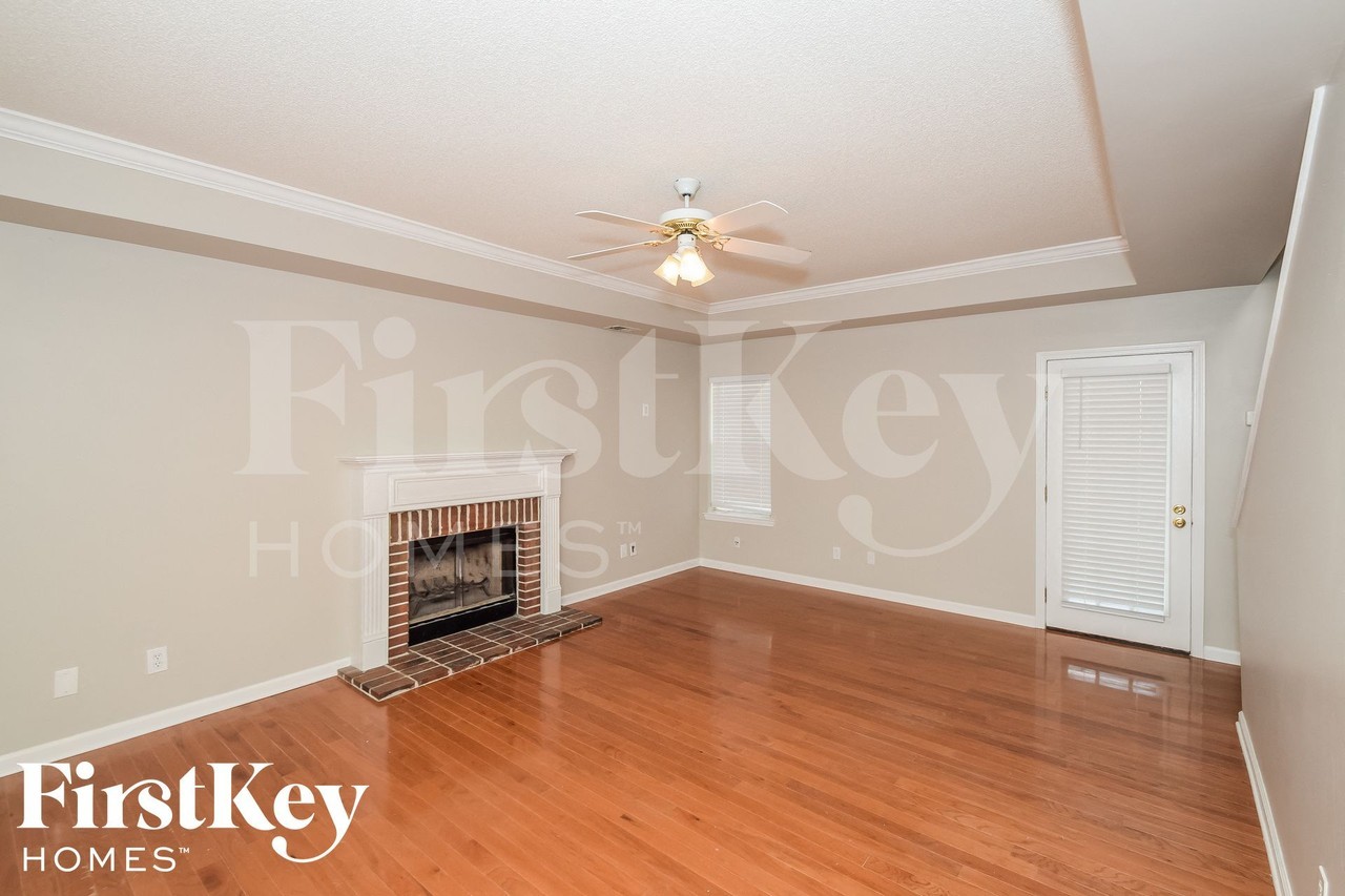 111 Meadow View Cir - Photo 2 of 15