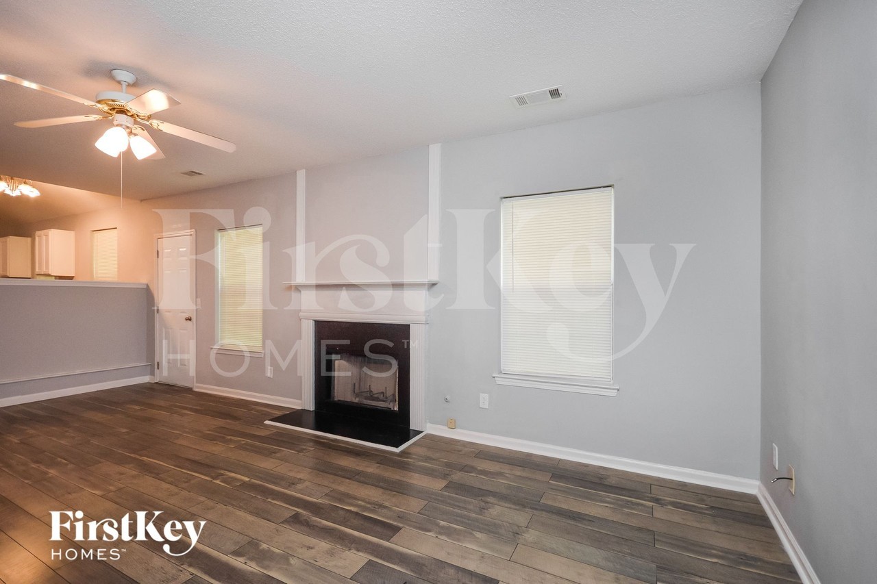 110 Caney Creek Pkwy - Photo 2 of 15