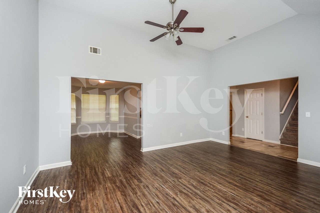 110 Caney Creek Pkwy - Photo 6 of 15