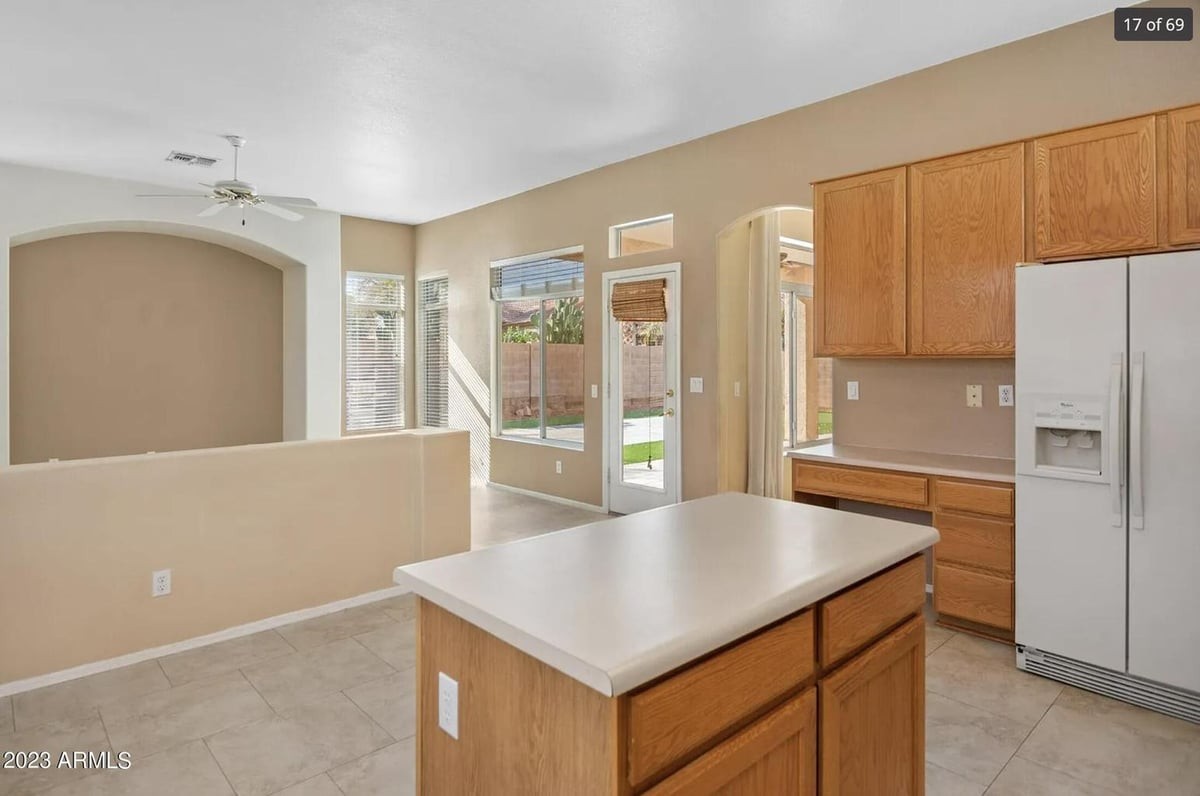 1623 W Armstrong Way - Photo 5 of 21