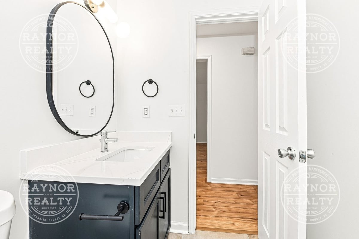 2102 W Knox St Unit A - Photo 3 of 17