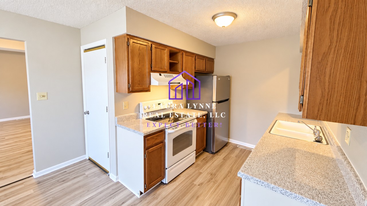 1702 S Swope Dr - Photo 6 of 21
