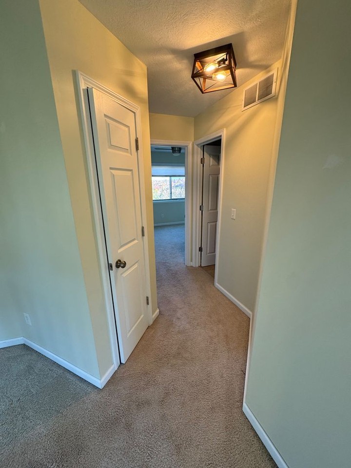 372 Cherokee Dr - Photo 2 of 50