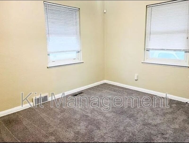 316 Waggoner Blvd - Photo 4 of 9