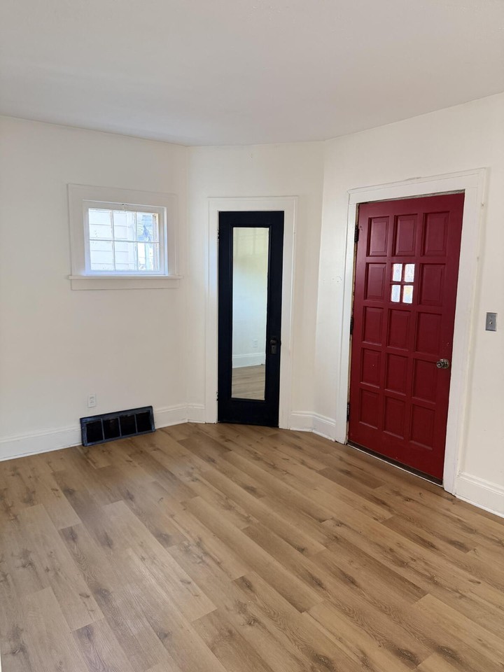 2089 Elbur Ave - Photo 3 of 36