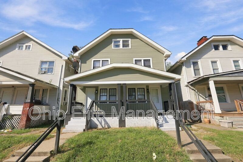 733 Seymour Ave - Photo 2 of 38