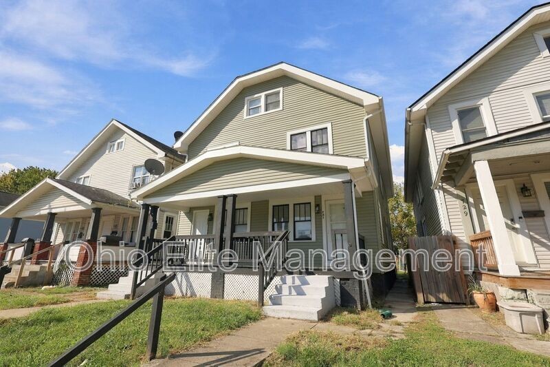 733 Seymour Ave - Photo 4 of 38
