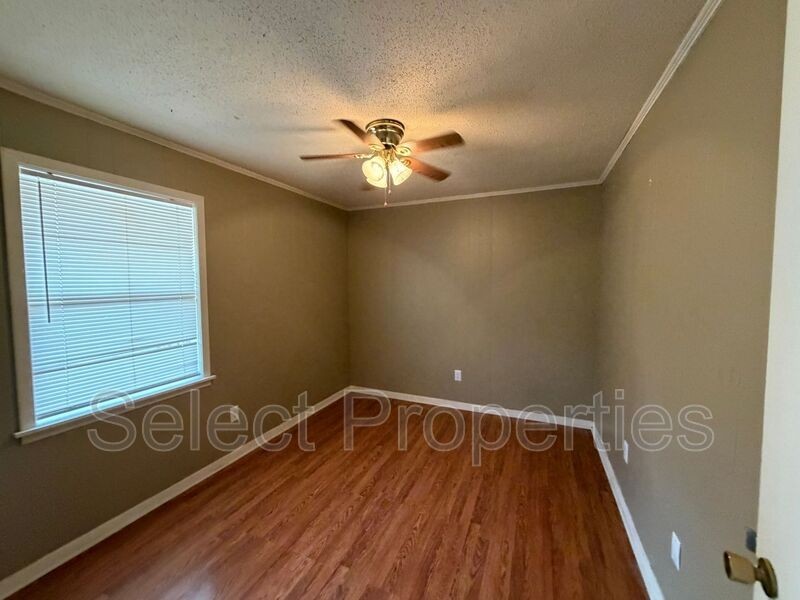 203 N Rogers St #4 - Photo 5 of 7