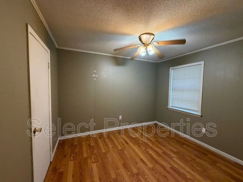 203 N Rogers St #4 - Photo 6 of 7