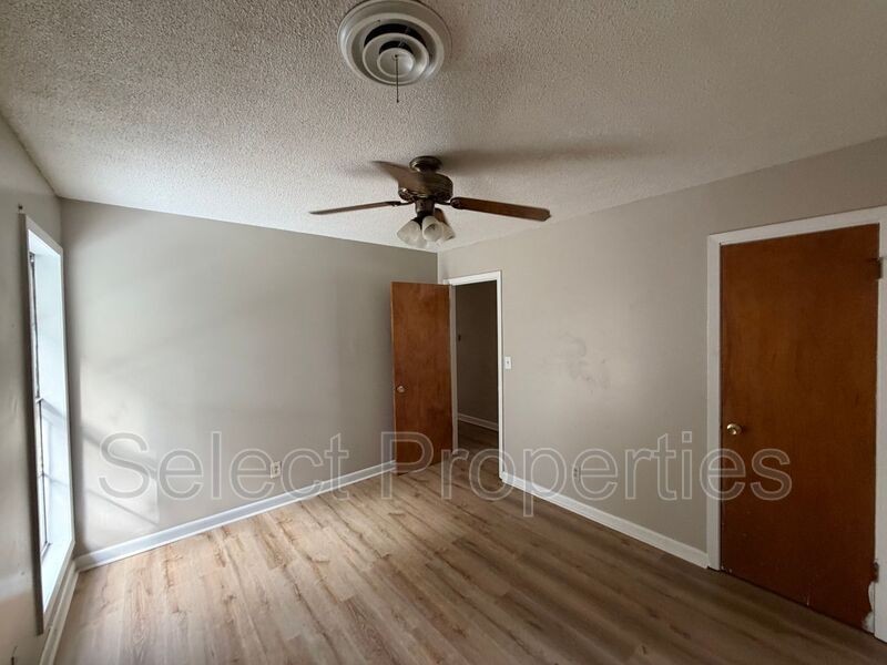 1408 Kimberly Dr - Photo 2 of 13