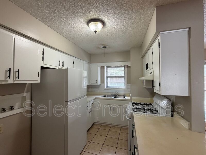 1408 Kimberly Dr - Photo 3 of 13