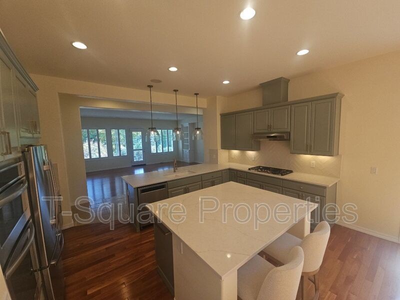12428 232nd Ter Ne - Photo 4 of 36