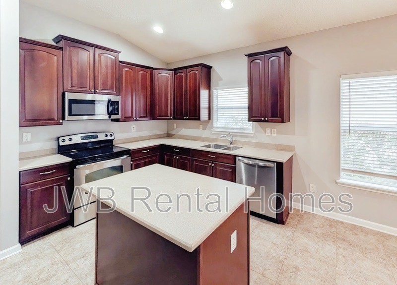 15110 Bulow Creek Dr - Photo 5 of 31
