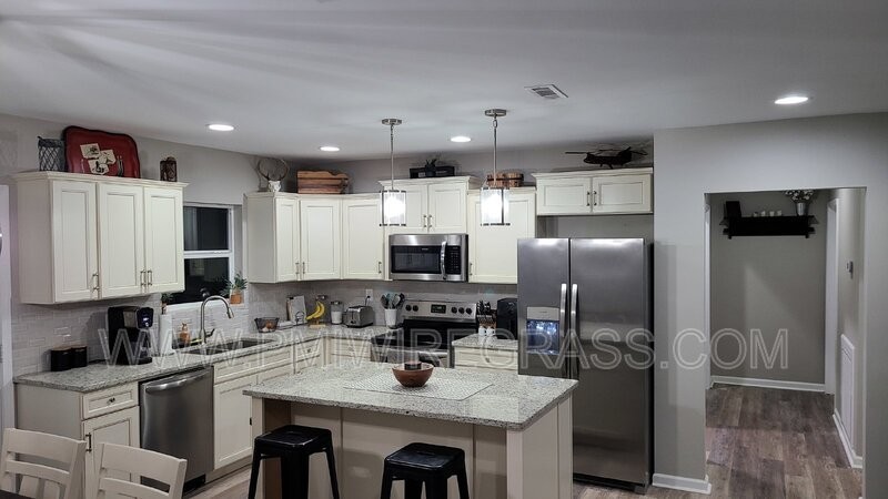 347 Spruce Ln - Photo 4 of 40