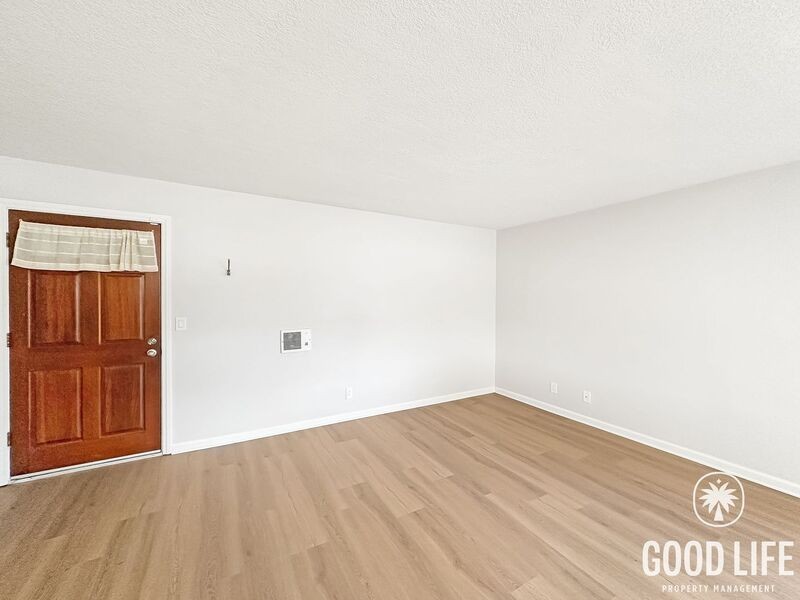 1025 4th Ave #18 - Photo 5 of 17