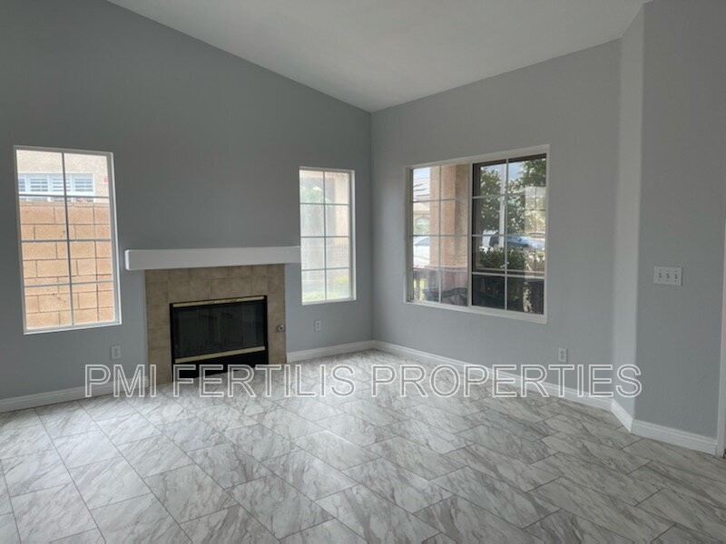 15220 Dandelion Ln - Photo 2 of 9