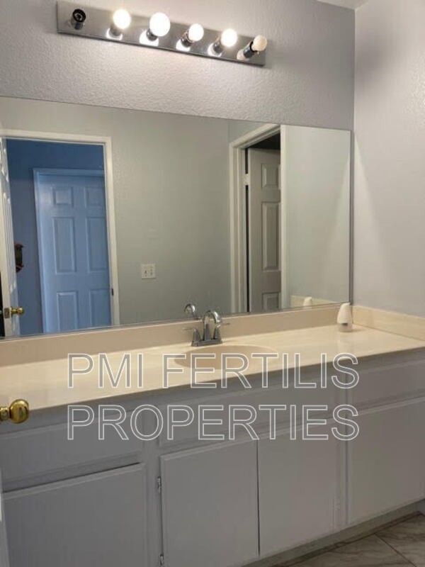 15220 Dandelion Ln - Photo 5 of 9