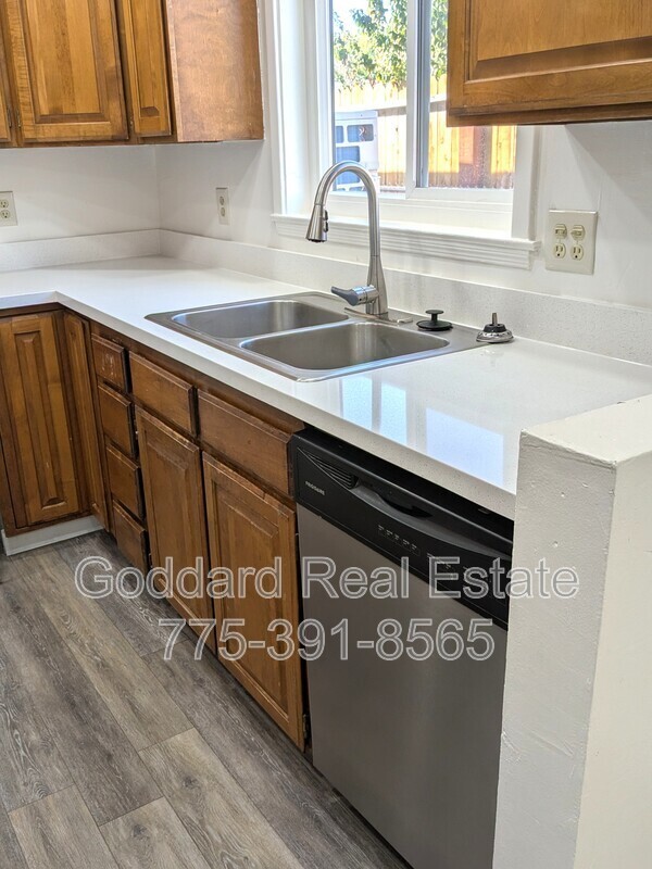 1401 E Taylor St - Photo 5 of 21